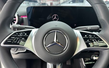 Mercedes-Benz A-Класс, 2023 год, 2 270 000 рублей, 8 фотография