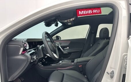Mercedes-Benz A-Класс, 2023 год, 2 270 000 рублей, 10 фотография