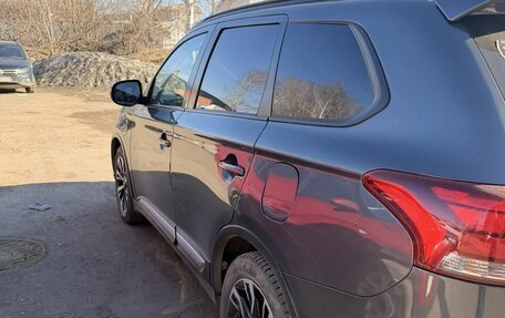 Mitsubishi Outlander III рестайлинг 3, 2021 год, 2 050 000 рублей, 3 фотография