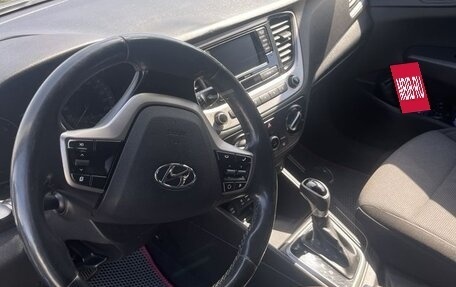Hyundai Solaris II рестайлинг, 2018 год, 1 100 000 рублей, 5 фотография