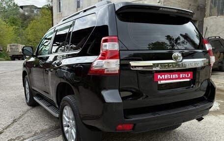 Toyota Land Cruiser Prado 150 рестайлинг 2, 2015 год, 3 400 000 рублей, 10 фотография