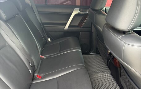 Toyota Land Cruiser Prado 150 рестайлинг 2, 2015 год, 3 400 000 рублей, 21 фотография