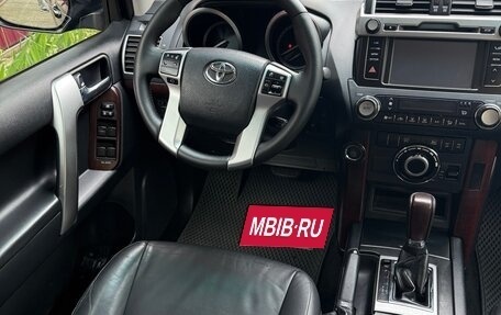 Toyota Land Cruiser Prado 150 рестайлинг 2, 2015 год, 3 400 000 рублей, 23 фотография