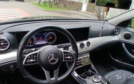 Mercedes-Benz E-Класс, 2019 год, 2 650 000 рублей, 15 фотография