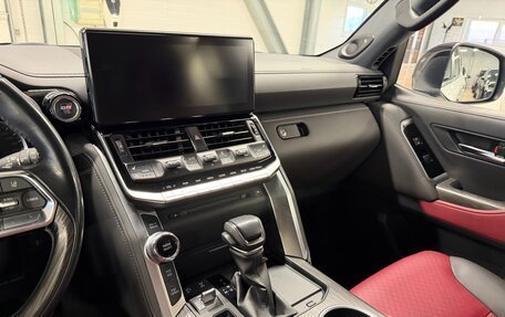 Toyota Land Cruiser, 2022 год, 10 799 000 рублей, 29 фотография