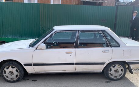 Toyota Vista, 1984 год, 60 000 рублей, 2 фотография