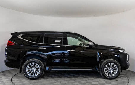 Mitsubishi Pajero Sport III рестайлинг, 2022 год, 3 799 000 рублей, 4 фотография