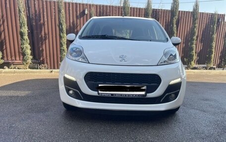 Peugeot 107 I рестайлинг, 2013 год, 975 000 рублей, 1 фотография
