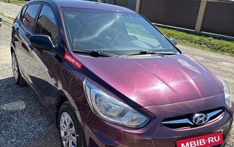 Hyundai Solaris II рестайлинг, 2011 год, 670 000 рублей, 1 фотография