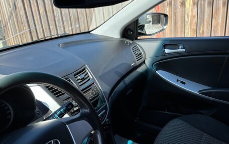 Hyundai Solaris II рестайлинг, 2011 год, 670 000 рублей, 8 фотография