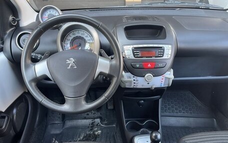 Peugeot 107 I рестайлинг, 2013 год, 975 000 рублей, 8 фотография