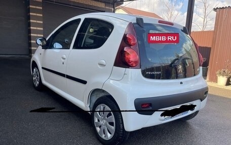 Peugeot 107 I рестайлинг, 2013 год, 975 000 рублей, 5 фотография