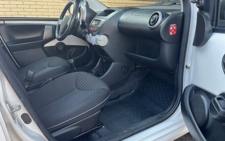 Peugeot 107 I рестайлинг, 2013 год, 975 000 рублей, 11 фотография