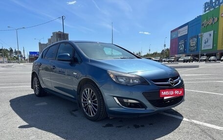 Opel Astra J, 2012 год, 900 000 рублей, 3 фотография