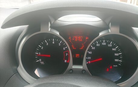 Nissan Juke II, 2010 год, 900 000 рублей, 9 фотография
