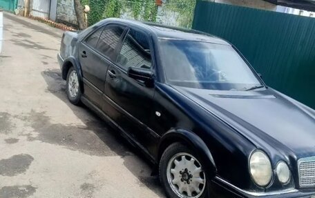 Mercedes-Benz E-Класс, 1997 год, 160 000 рублей, 1 фотография