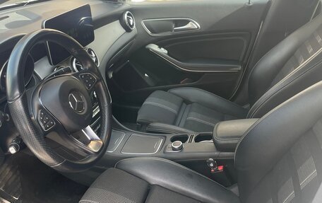 Mercedes-Benz CLA, 2018 год, 2 500 000 рублей, 13 фотография