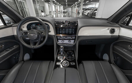 Bentley Bentayga I, 2024 год, 25 750 000 рублей, 8 фотография