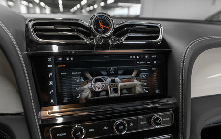 Bentley Bentayga I, 2024 год, 25 750 000 рублей, 20 фотография