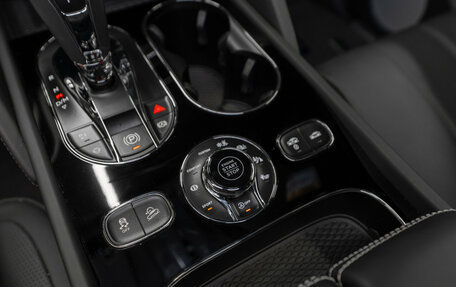 Bentley Bentayga I, 2024 год, 25 750 000 рублей, 27 фотография