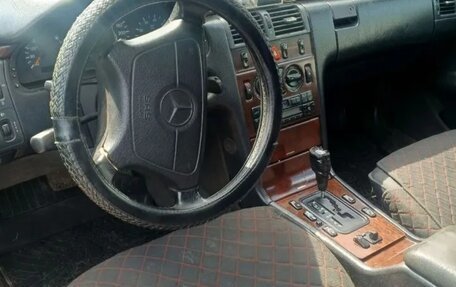 Mercedes-Benz E-Класс, 1997 год, 160 000 рублей, 2 фотография