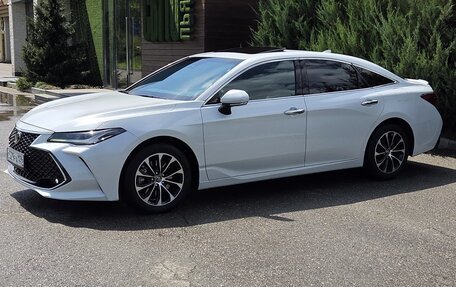 Toyota Avalon, 2022 год, 3 390 000 рублей, 2 фотография