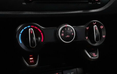 KIA Rio IV, 2019 год, 990 000 рублей, 13 фотография