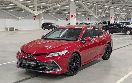 Toyota Camry, 2021 год, 3 449 000 рублей, 1 фотография