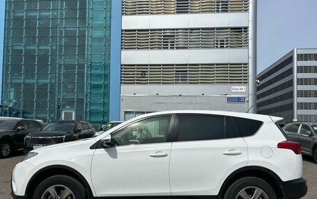 Toyota RAV4, 2015 год, 1 670 000 рублей, 2 фотография