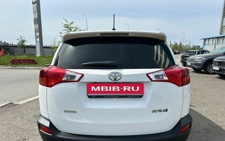 Toyota RAV4, 2015 год, 1 670 000 рублей, 4 фотография