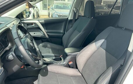 Toyota RAV4, 2015 год, 1 670 000 рублей, 10 фотография