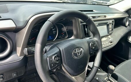 Toyota RAV4, 2015 год, 1 670 000 рублей, 12 фотография