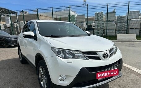 Toyota RAV4, 2015 год, 1 670 000 рублей, 7 фотография