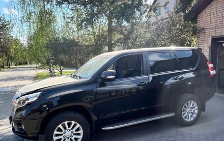 Toyota Land Cruiser Prado 150 рестайлинг 2, 2014 год, 4 400 000 рублей, 3 фотография