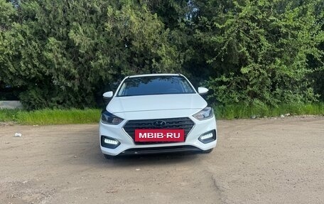 Hyundai Solaris II рестайлинг, 2018 год, 1 450 000 рублей, 3 фотография
