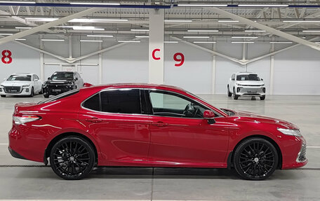 Toyota Camry, 2021 год, 3 449 000 рублей, 5 фотография