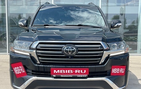 Toyota Land Cruiser 200, 2017 год, 5 999 000 рублей, 2 фотография