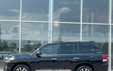 Toyota Land Cruiser 200, 2017 год, 5 999 000 рублей, 8 фотография