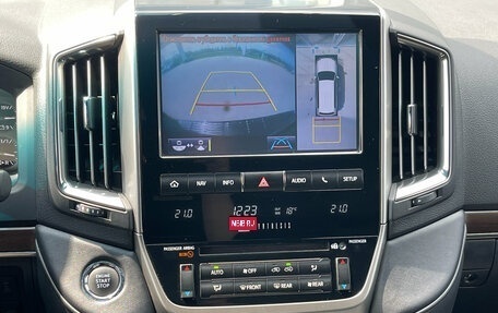Toyota Land Cruiser 200, 2017 год, 5 999 000 рублей, 12 фотография