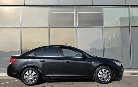 Chevrolet Cruze II, 2010 год, 599 000 рублей, 3 фотография
