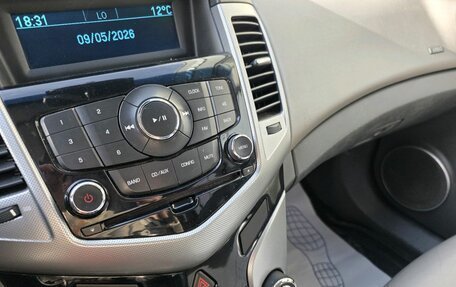 Chevrolet Cruze II, 2010 год, 599 000 рублей, 9 фотография