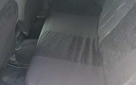 Nissan Bluebird XI, 2001 год, 290 000 рублей, 27 фотография