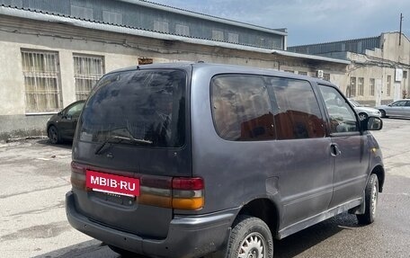 Nissan Serena I, 1993 год, 300 000 рублей, 2 фотография