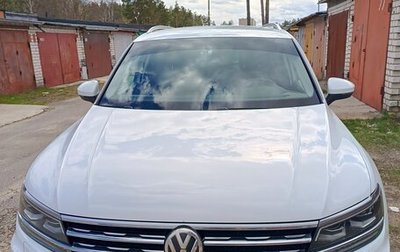 Volkswagen Tiguan II, 2018 год, 2 700 000 рублей, 1 фотография