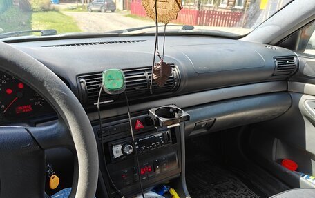 Audi A4, 1999 год, 245 000 рублей, 9 фотография