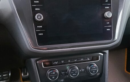 Volkswagen Tiguan II, 2018 год, 2 700 000 рублей, 11 фотография