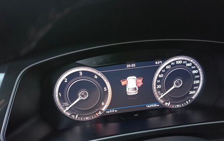 Volkswagen Tiguan II, 2018 год, 2 700 000 рублей, 5 фотография
