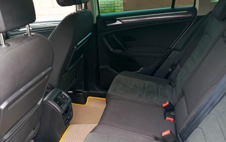 Volkswagen Tiguan II, 2018 год, 2 700 000 рублей, 8 фотография