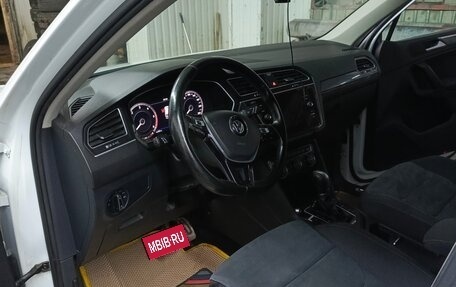 Volkswagen Tiguan II, 2018 год, 2 700 000 рублей, 4 фотография