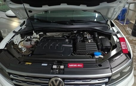 Volkswagen Tiguan II, 2018 год, 2 700 000 рублей, 6 фотография